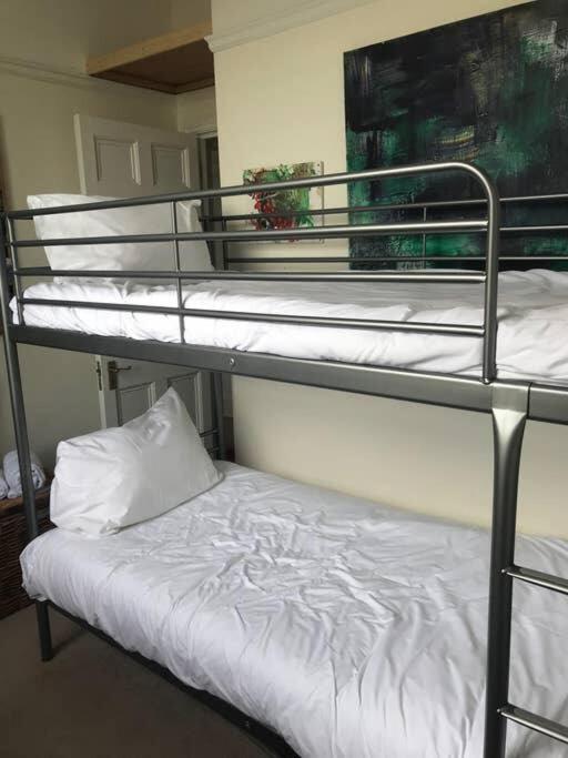 בריסטול Stunning Arty Apartment In The Heart Of Clifton מראה חיצוני תמונה
